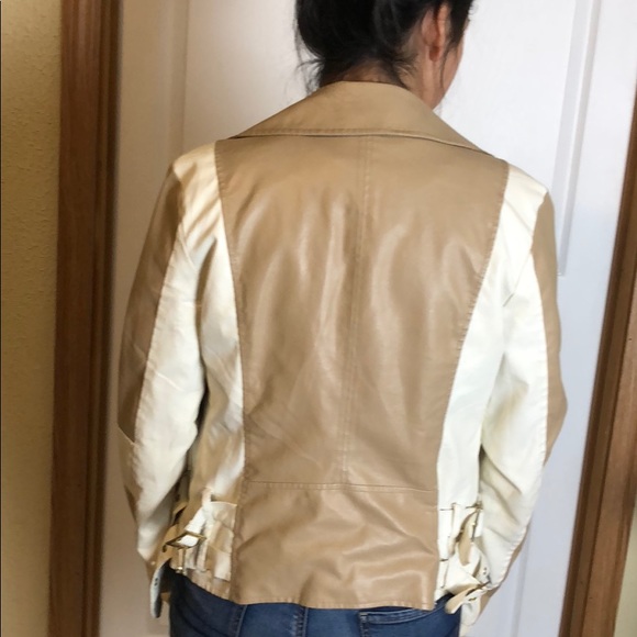 🔥🔥🔥SOLD🔥🔥🔥Tan jacket - Picture 4 of 6